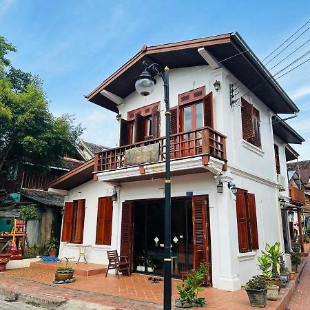 Villa Phonethip Mekong Riverside Луанґпхабанґ Екстер'єр фото