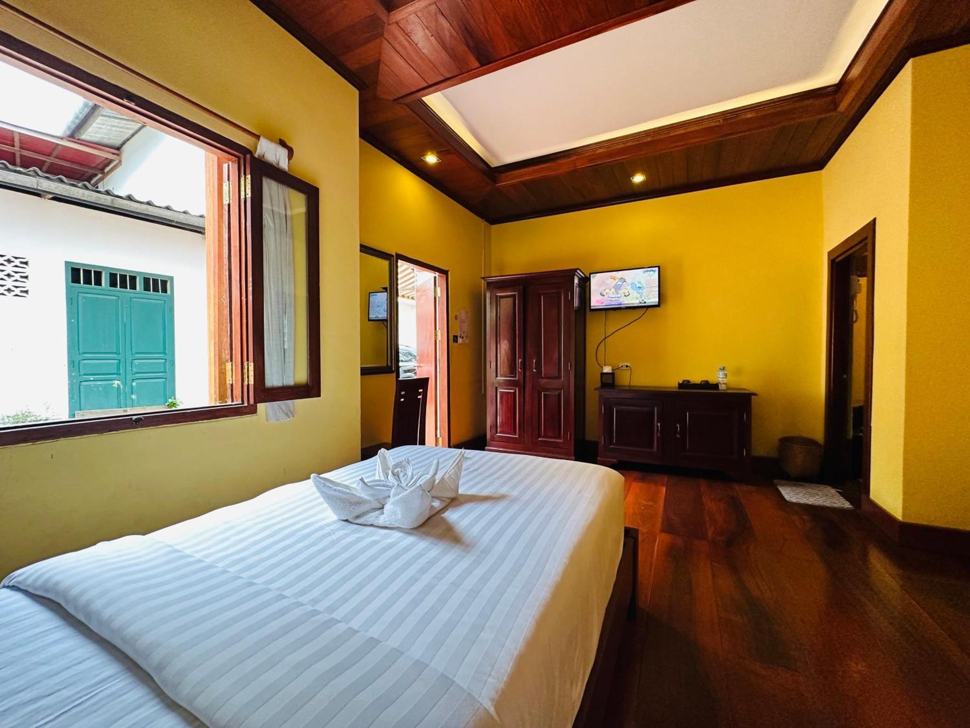 Villa Phonethip Mekong Riverside Луанґпхабанґ Екстер'єр фото