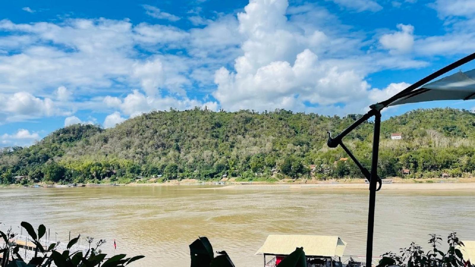 Villa Phonethip Mekong Riverside Луанґпхабанґ Екстер'єр фото