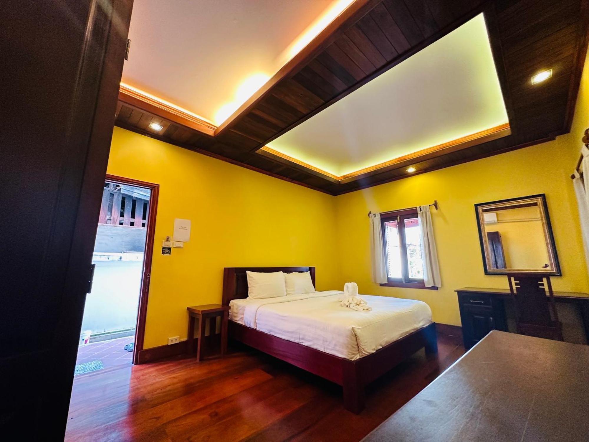 Villa Phonethip Mekong Riverside Луанґпхабанґ Екстер'єр фото