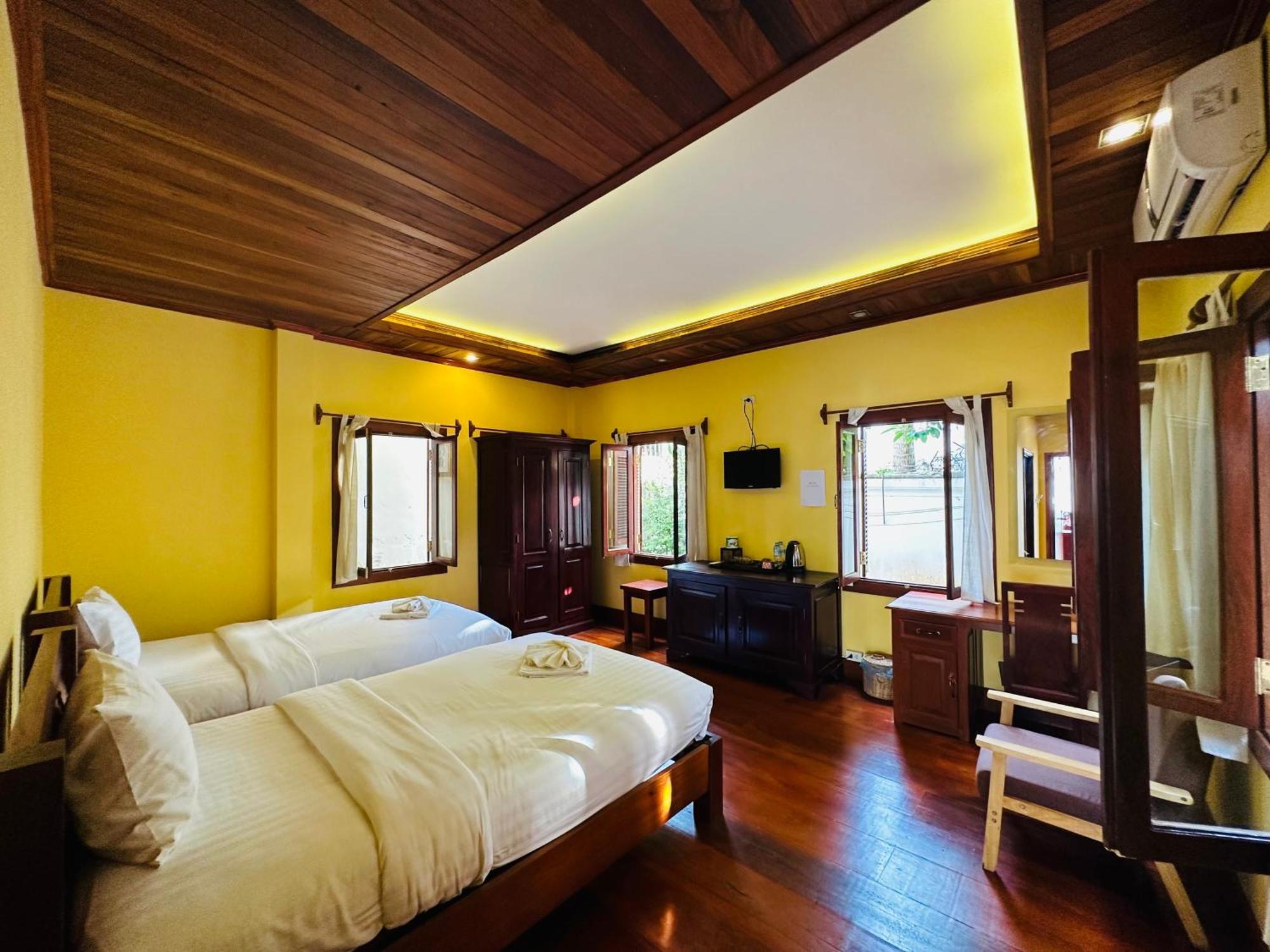 Villa Phonethip Mekong Riverside Луанґпхабанґ Екстер'єр фото