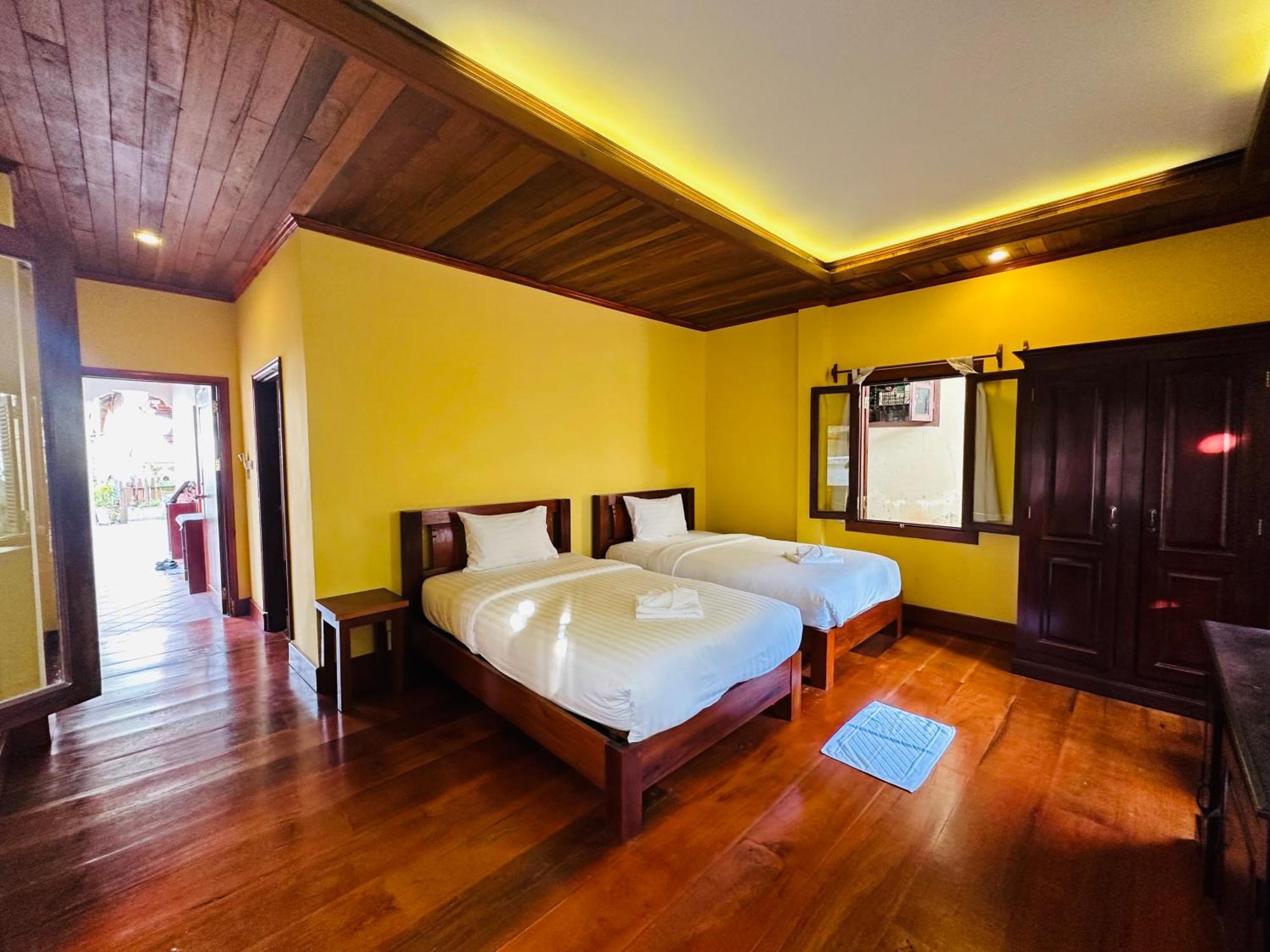 Villa Phonethip Mekong Riverside Луанґпхабанґ Екстер'єр фото
