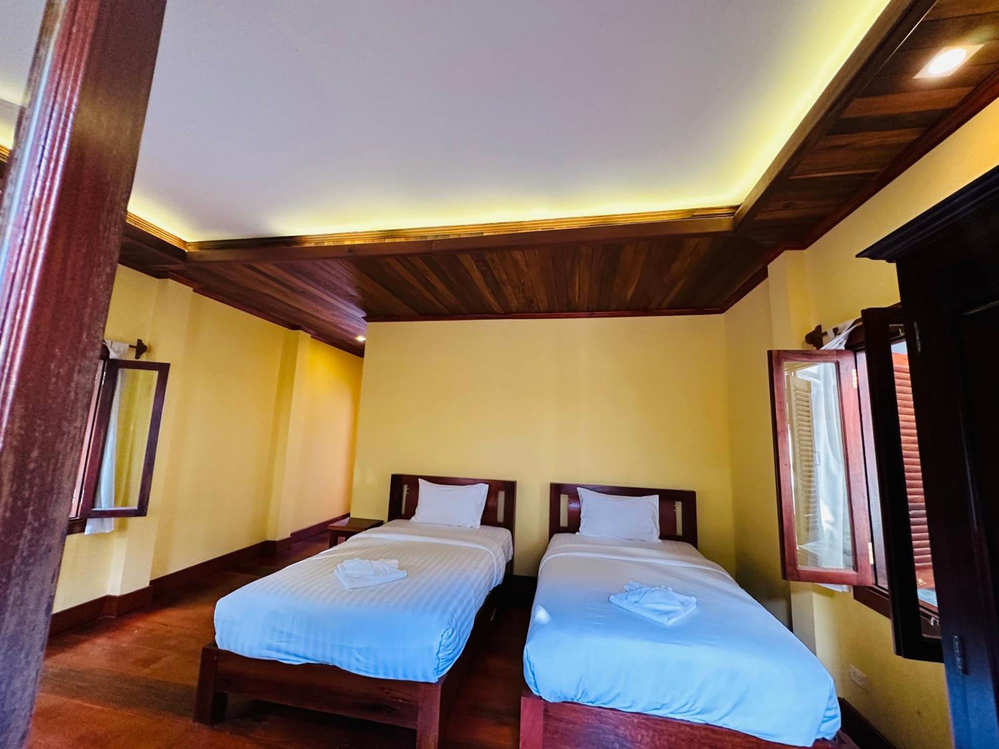 Villa Phonethip Mekong Riverside Луанґпхабанґ Екстер'єр фото