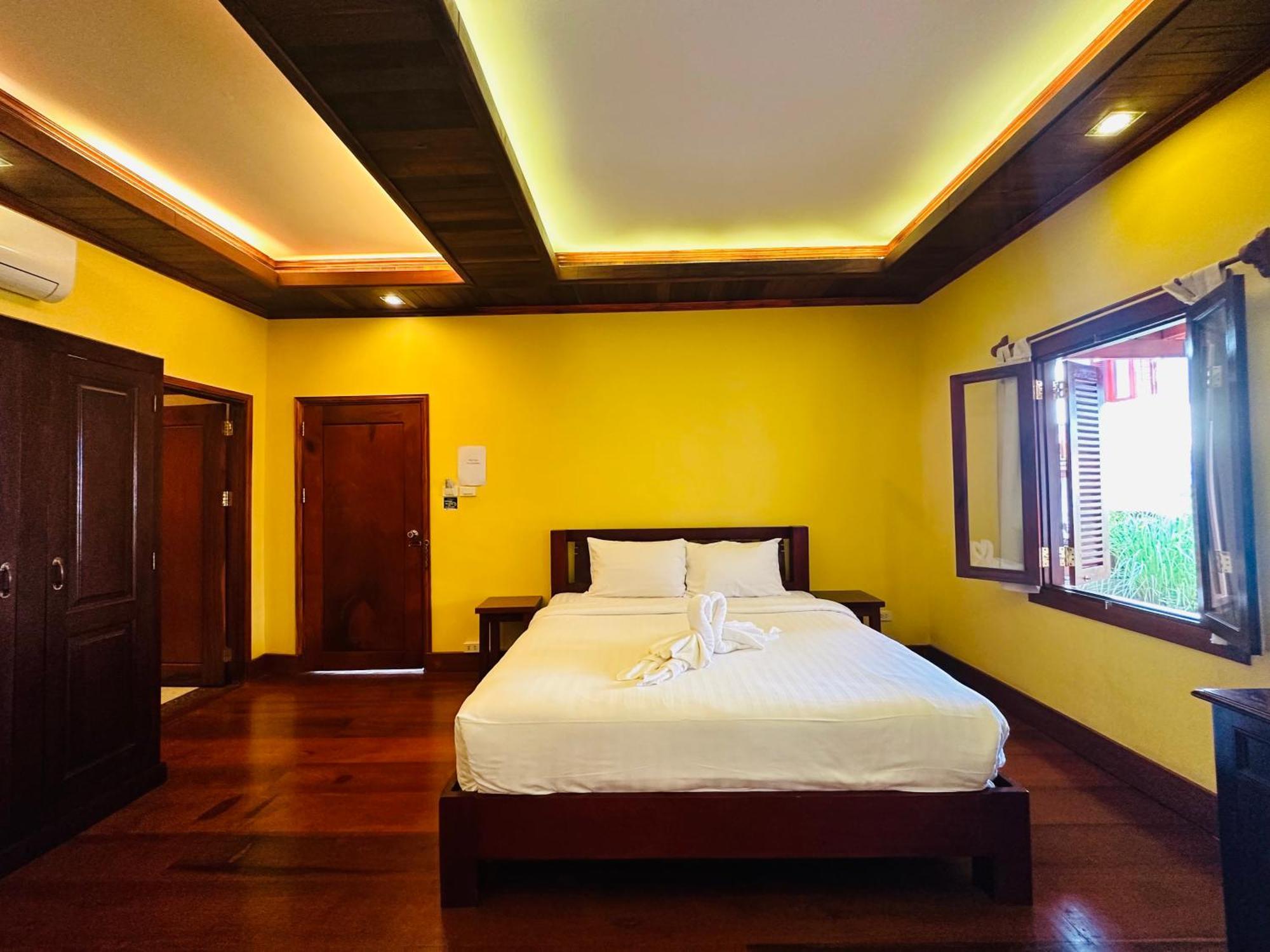 Villa Phonethip Mekong Riverside Луанґпхабанґ Екстер'єр фото