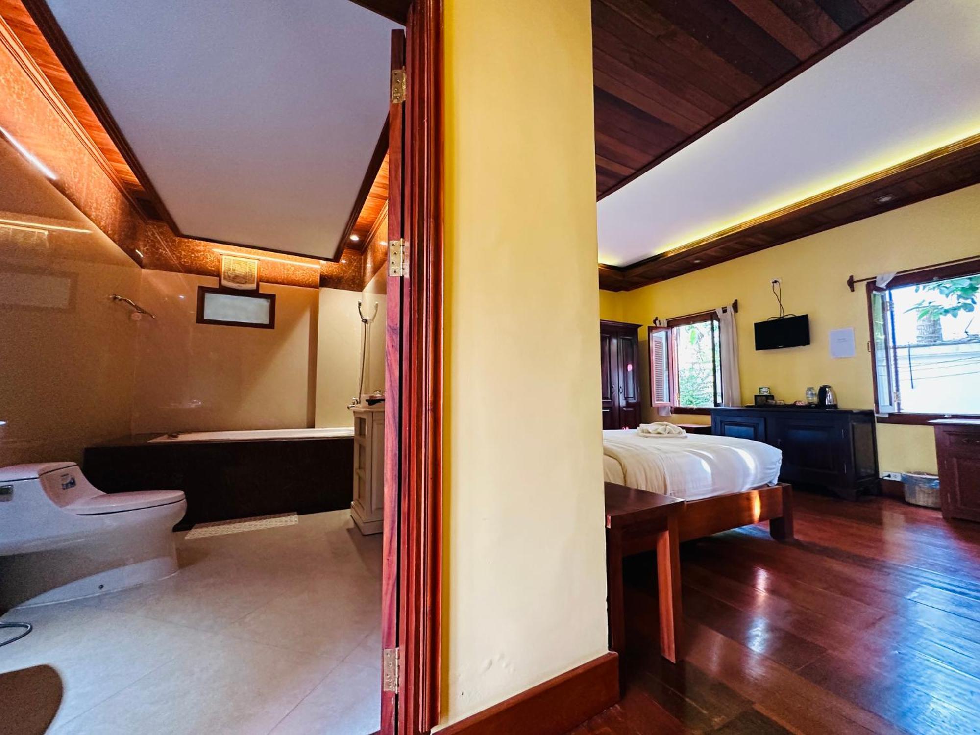 Villa Phonethip Mekong Riverside Луанґпхабанґ Екстер'єр фото