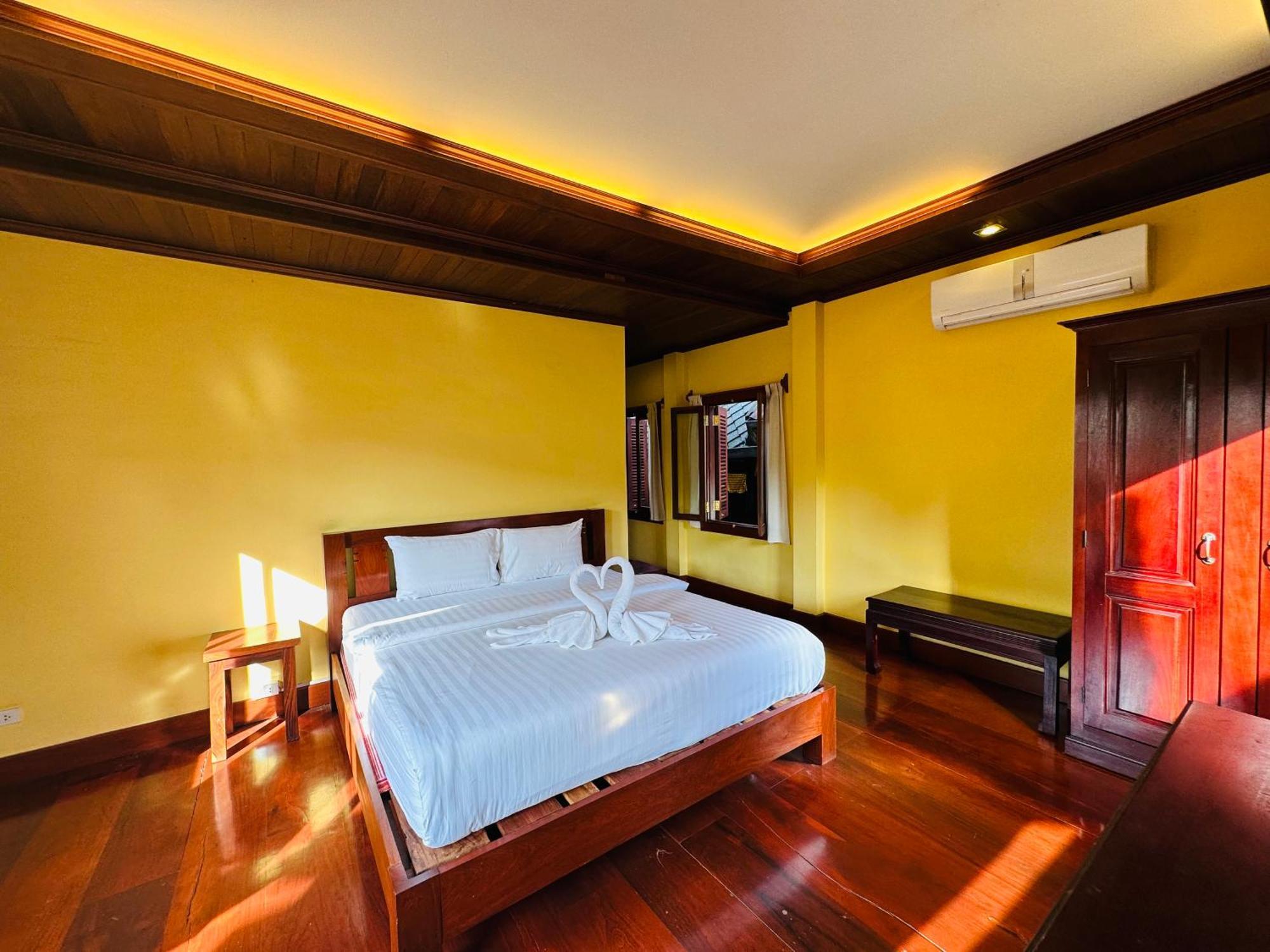 Villa Phonethip Mekong Riverside Луанґпхабанґ Екстер'єр фото