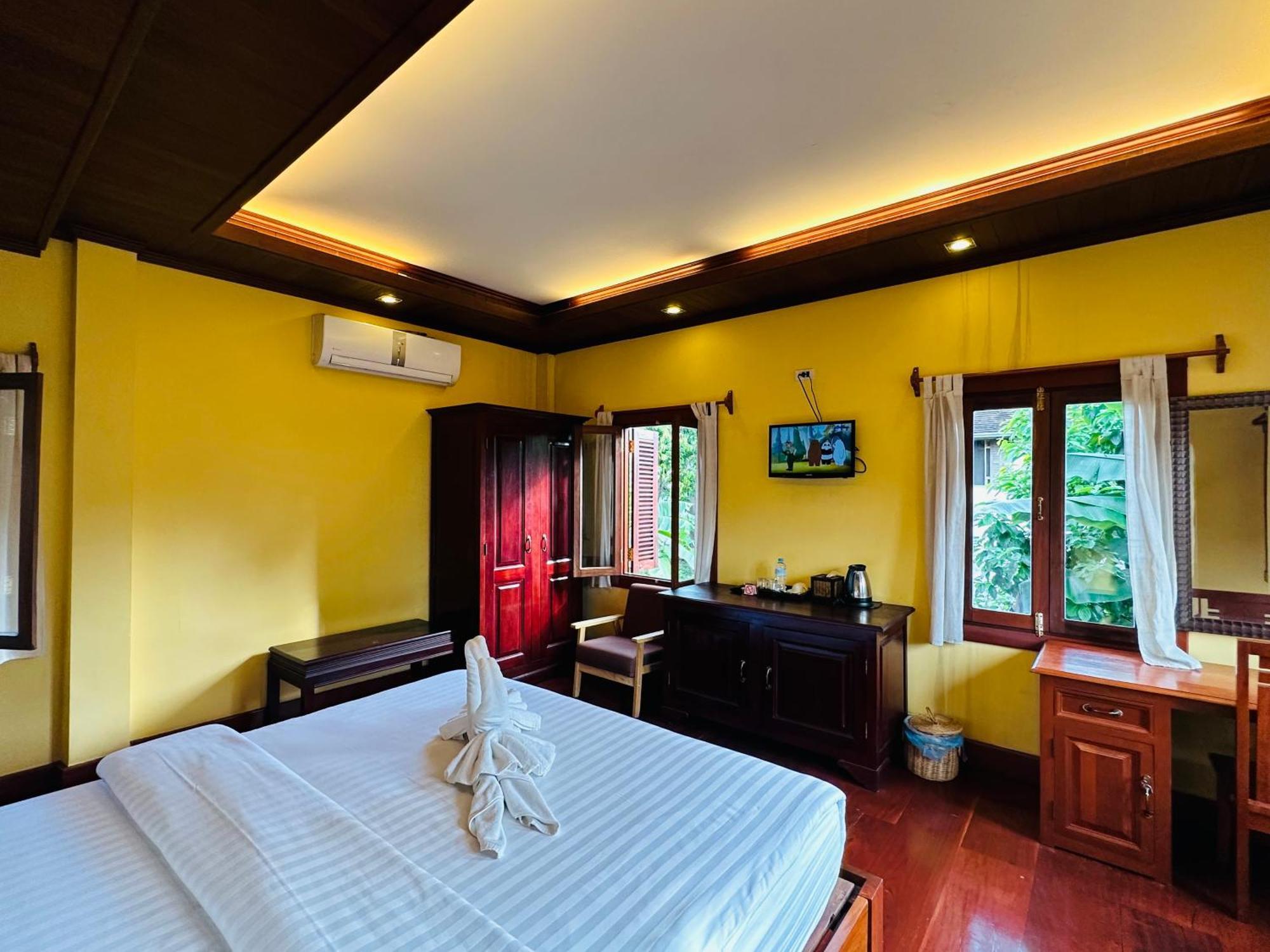 Villa Phonethip Mekong Riverside Луанґпхабанґ Екстер'єр фото